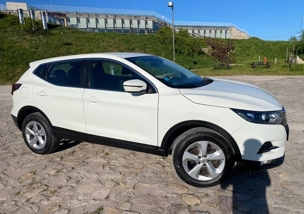 Nissan Qashqai cena 60900 przebieg: 224000, rok produkcji 2018 z Kielce małe 529